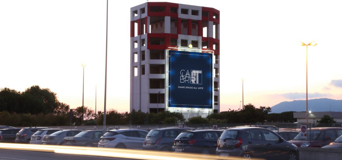 Torre con manifesto pubblicitario. Lato strada verso Aeroporto Lamezia